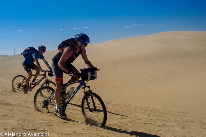 Mountainbike in valdes peninsula