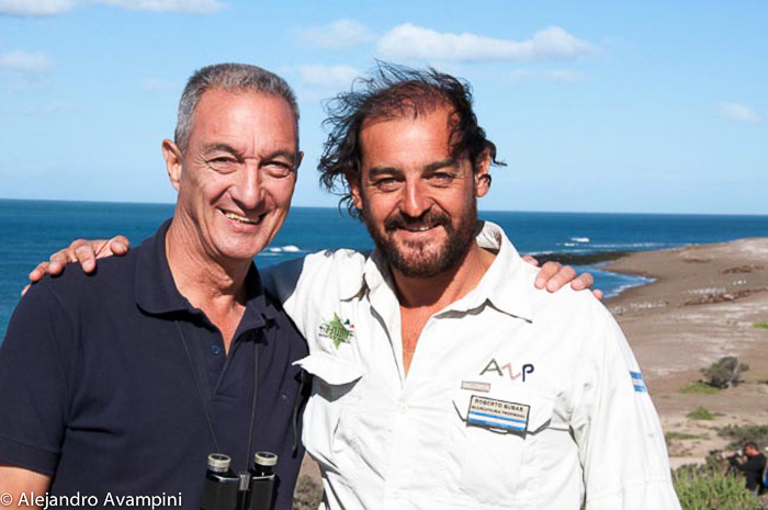 Juan Carlos Lopez y Roberto Bubas guardafauna de orcas